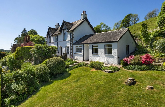 Stamp Howe - 4-bedroom property overlooking Troutbeck Valley.