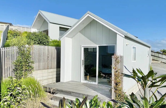 Stand Alone Mangawhai Heads Chalet