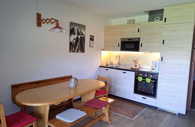 Apartamento estándar con balcón, aparcamiento y ascensor en Albiez-Montrond