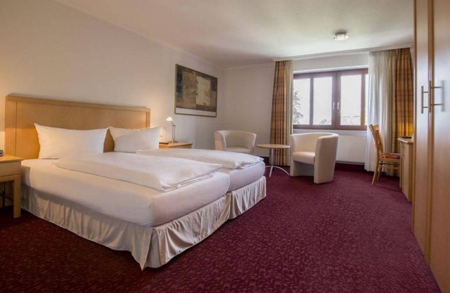 Standard double room, shower or bath, WC - Hotel am Schloss