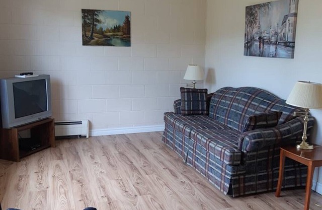 New London Bay Motel - Apartamentos y habitaciones en una ubicación pintoresca - New London Bay Motel Standard Queen Room # 9