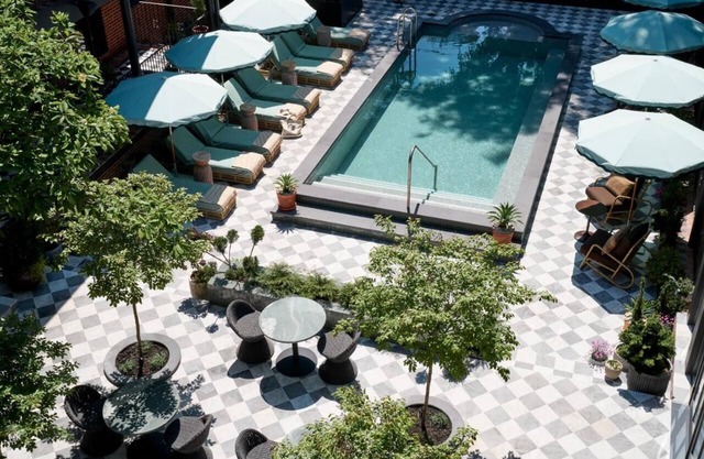 Standard Queen with Bold Decor & Cozy Philadelphia Charm