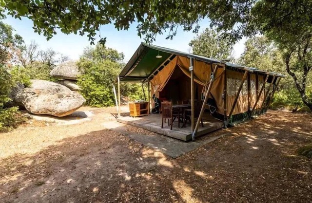 Standard Safari Lodge 25m2 2 Schlafzimmer - Terrace, umgeben von Natur (ohne Sanitäranlagen) 5 Personen