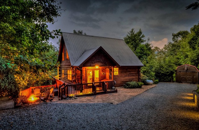 Standing Bear Lodge by Escape to Blue Ridge