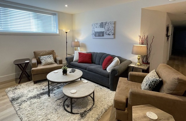 Stanley House - Upscale 2 Bedroom Gem - New Listing