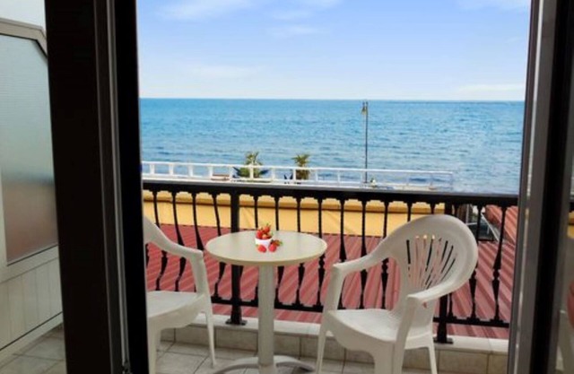 Star Beach Resort - Triple Seaview Retreat