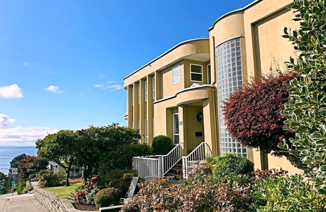Star of the sea Guest house, Family suites with private entrance and parking!