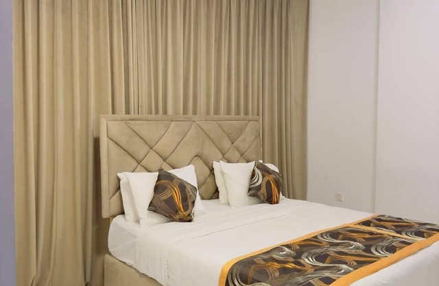 STAR SUITES