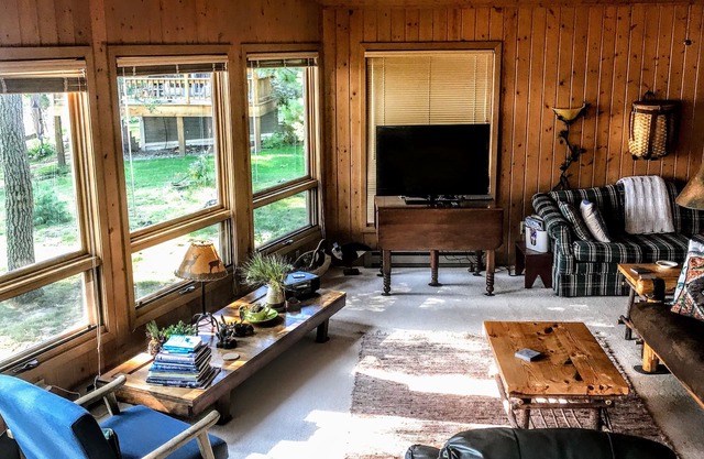 STARDUST CABIN-Lake front home on Gladstone Lake near Nisswa & Brainerd MN