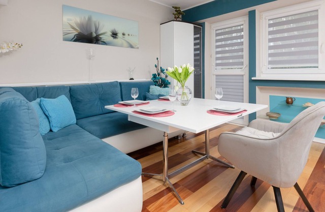 Starej Baśni Apartment Warsaw by Renters
