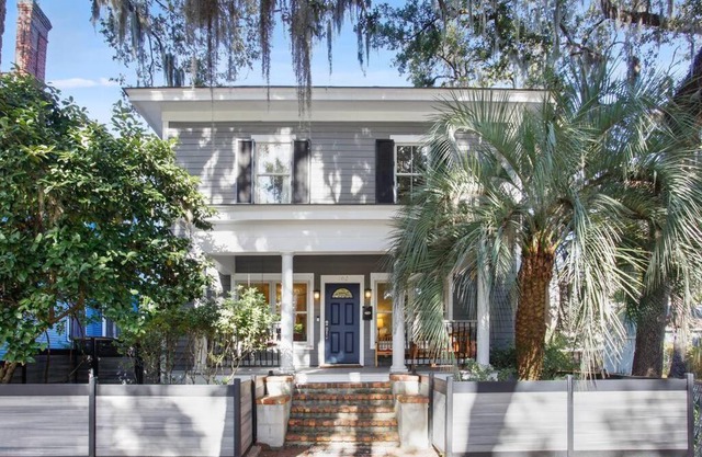 Starland Town House, Walk to the Park