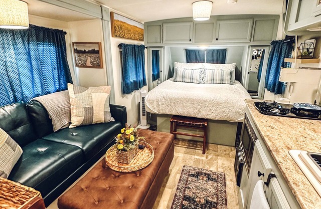Starlight Retreat RV in Springtown with AC, WiFi