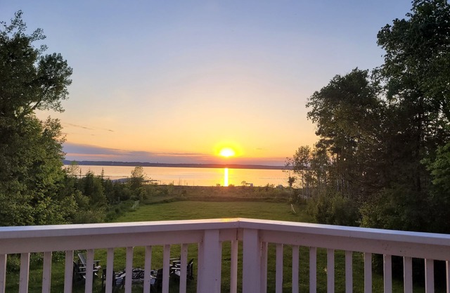 Starlit : Private 5 Acres Lakefront Cottage - Georgian Bay