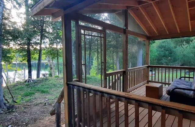 Starry Lake Dark Sky Oasis- Glorious Forest Retreat w/ Private Lake and Trails
