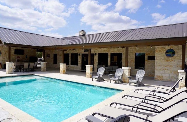Stars on the Water @ Frio Select Rental Homes