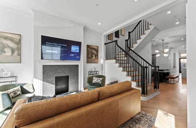 Stately DC Rowhome | Spacious 7BR/4.5BA US Capitol