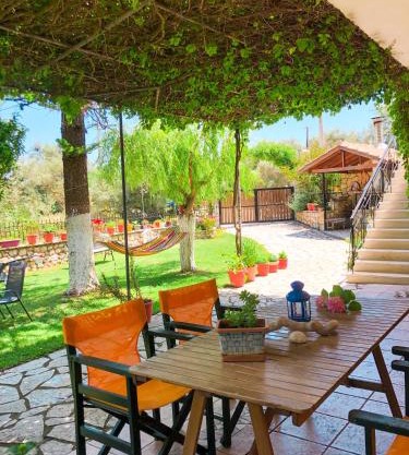 Stavros Apartments