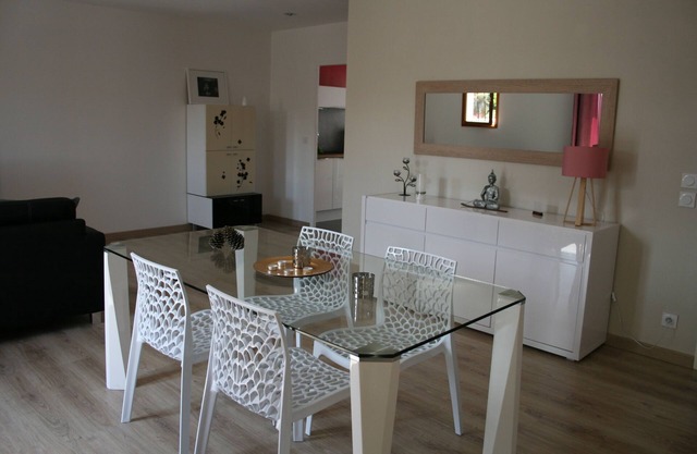 ¡Quédate 2 semanas en agosto! Villa en paz, cerca del mar y del pueblo.