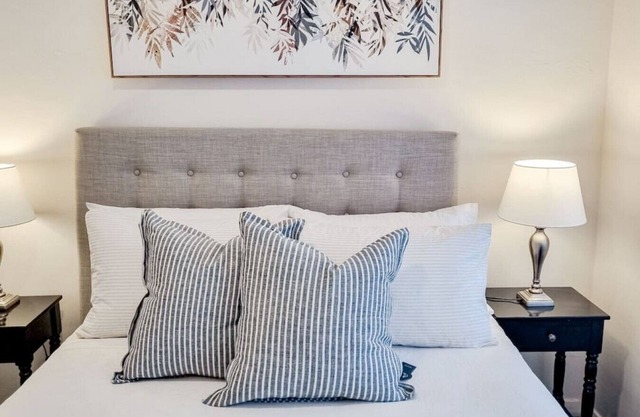 Stay at Beauty Point Wagga 5bdr 2bth magical views