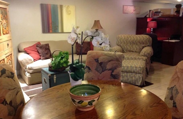 Stay at home in Reno close to midtown and airport