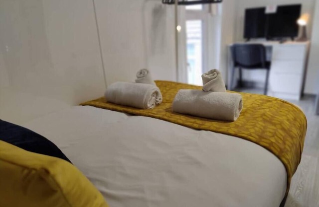 Stay at the Osterley - Room 6