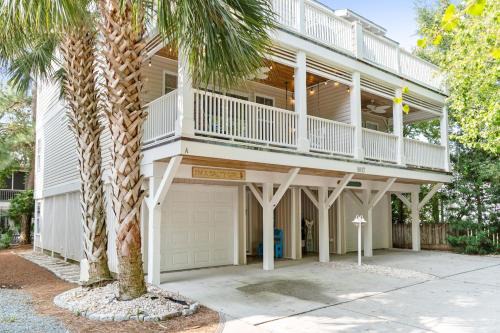 Stay at The Salty Gal - 4 Minute Walk to both Carolina and Kure Beaches