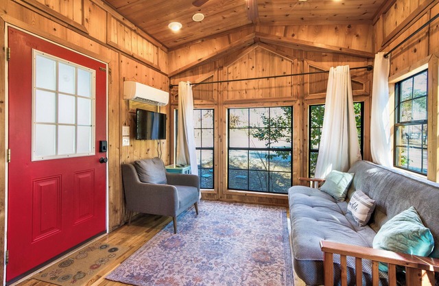 Stay Awhile @ Trailhead Cabins