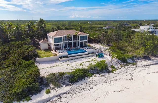 Stay Blessed Villa, New Build, Always Sandy Beach, Walkable To Restaurant By Beach!