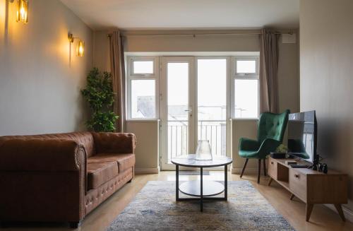 Stay by the Sea Salthill - Entire Apartment