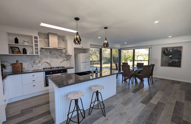 Stay@Downer ~ newly renovated! 4bed 2bath