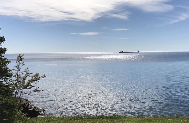 Hospédese en una clásica cabaña de troncos americana en la costa norte del lago Superior