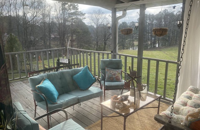 Stay in Ducktown: The Cumming Duck Farm House - a new Premier Host VRBO listing!