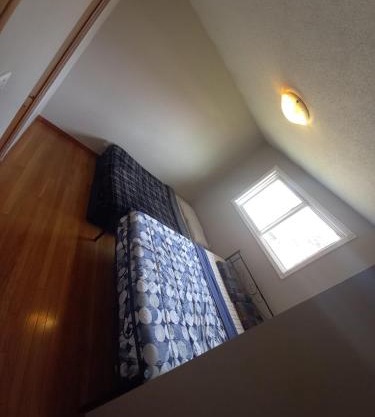 Stay in Waterloo-Kitchener-Downtown-FREE WIFI & PARKING