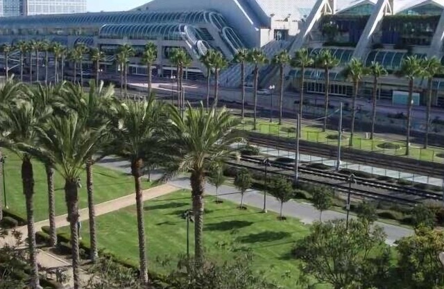 Stay nearby Gaslamp, Convention Center, Petco Park and All Main Attractions