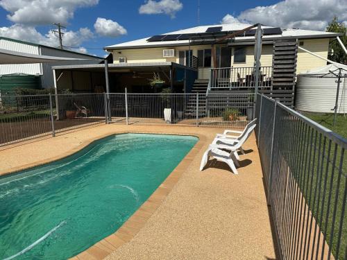 Stay Outback Clermont - Pet Friendly