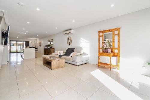 Stay Temora - Central Townhouse 290A