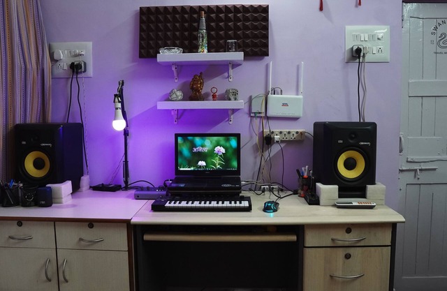 Stay with Music Artist RAME in 1BHK Home - SwanStays