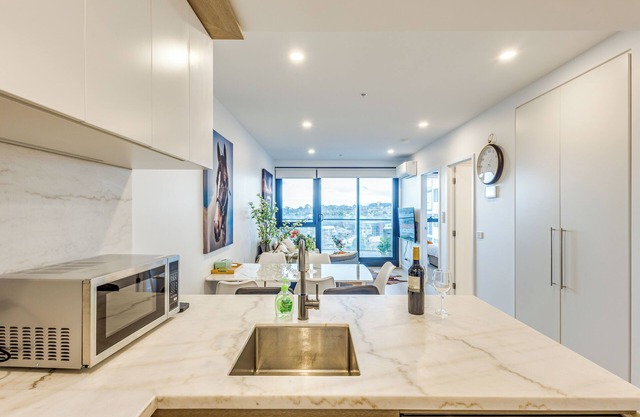 StayAU Cozy & Stylish 2BR in Box Hill