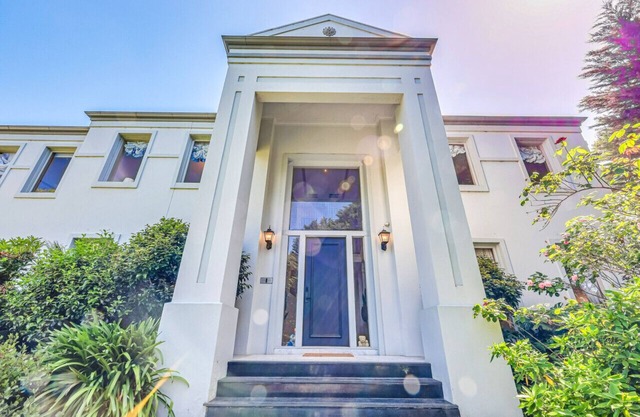 StayAU Expansive 6BR Villa Scenic Warrandyte