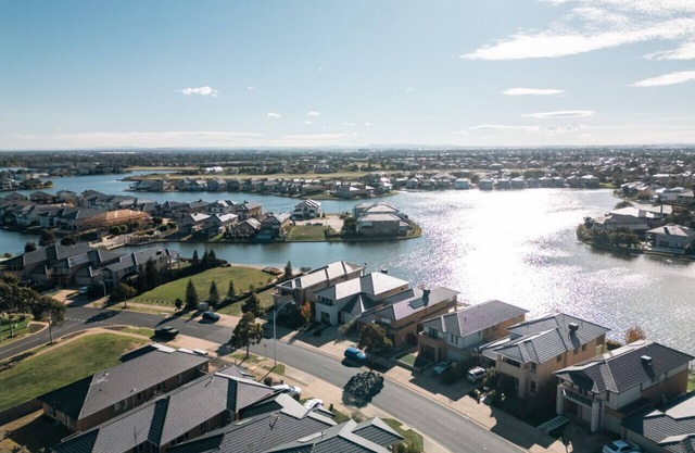 StayAU Spacious Stay Point Cook
