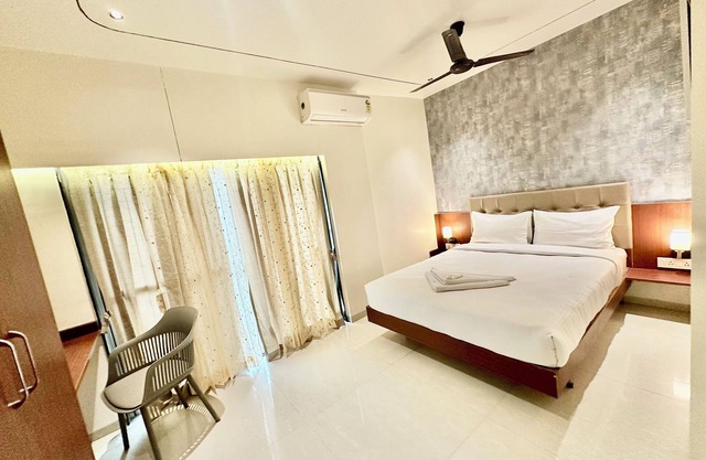 StayBird - Azure Suites Business Hotel