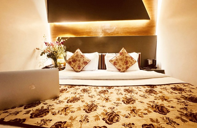 Staybook Hotel Jai Balaji New Delhi Railway Station