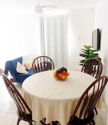 StayBr Floripa - Casa 2 quartos, 1 km da Reserva Nacional de Surf, perfeita para famílias ou casais, Wi-Fi, garagem e sossego
