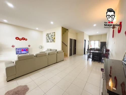 Staycation Homestay 68 Kch City Mall