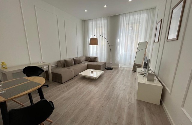 StayIn - Elegant design apartment with garden