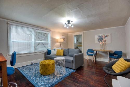 #StayinMyDistrict Heritage House Pet Friendly Apartment