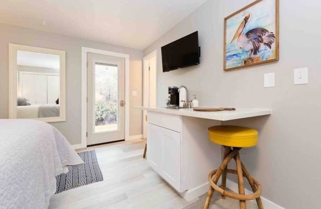 #StayInMyDistrict Hyde Park King Studio Suite