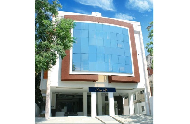 Staylite Suites