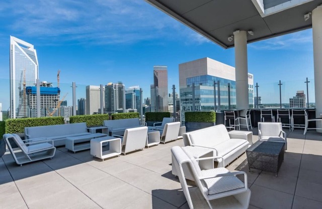 StaysByWalker 3BR Lux Uptown | Spa/Gym/KingBed