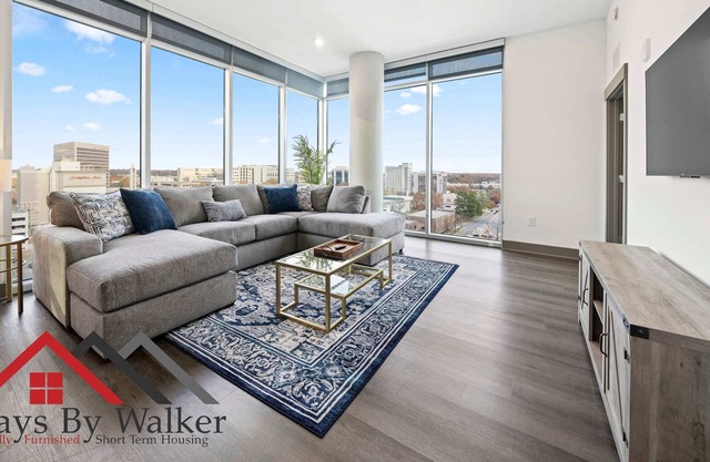 StaysByWalker Lux 2BR Uptown! Spa/Gym/KingBed